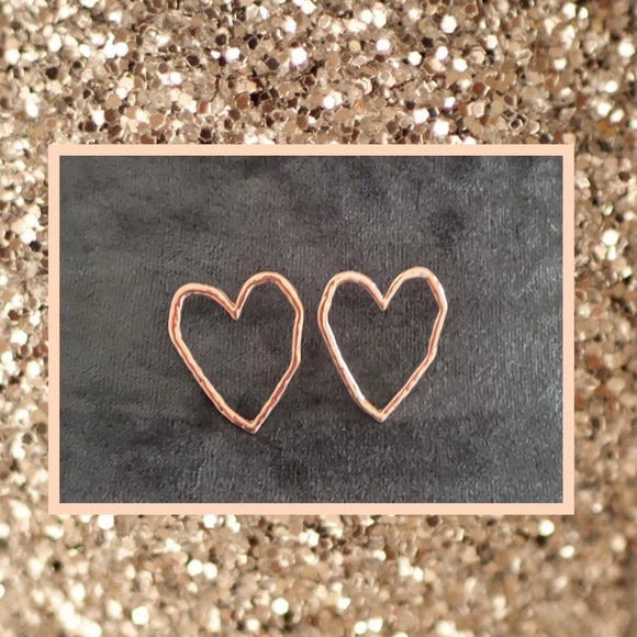 🎉❤️ Hearts Rose Gold Earrings - Picture 2 of 2